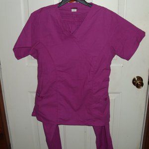 dark pink scrubs set size med